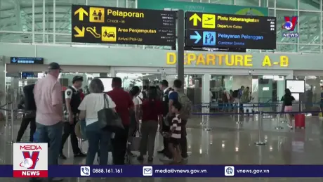 Indonesia hủy nhiều chuyến bay vì tro bụi núi lửa