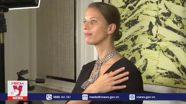 Đấu giá vòng cổ kim cương trị giá gần 5 triệu USD