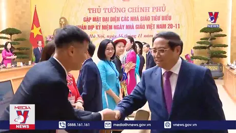 Thủ tướng Phạm Minh Chính gặp mặt các nhà giáo tiêu biểu