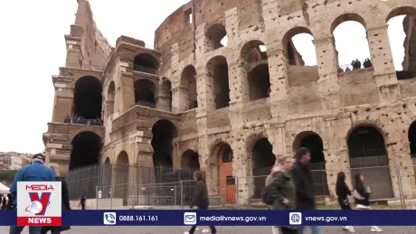Dự án trải nghiệm tại Colosseum gây tranh cãi