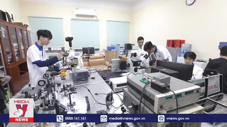 Trường Đại học Công nghệ nhận Huân chương Lao động Hạng Nhì