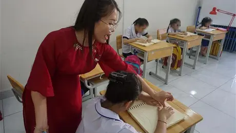 Ngày Nhà giáo Việt Nam: Hết lòng vì học sinh khuyết tật