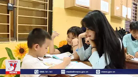 Những 'người lái đò' tuổi teen