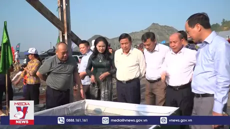 Tái tạo nguồn lợi thủy sản vùng lòng hồ Hòa Bình