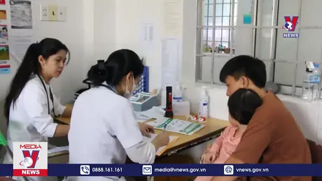 Gia tăng bệnh nhi nhập viện do thời tiết giao mùa