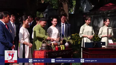 Chủ tịch nước và Quốc vương Campuchia thưởng trà tại Văn Miếu – Quốc Tử giám