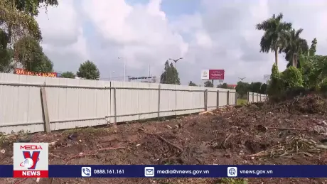 Di dời 67.000 tấn rác chắn cao tốc Cần Thơ – Cà Mau