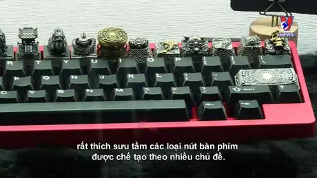 Không gian Pháp ngữ: Cô gái Hà Nội làm nút bàn phím máy tính bằng kim loại
