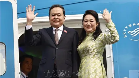 Chủ tịch Quốc hội Trần Thanh Mẫn và Phu nhân lên đường thăm chính thức Cộng hòa Singapore và Nhật Bản