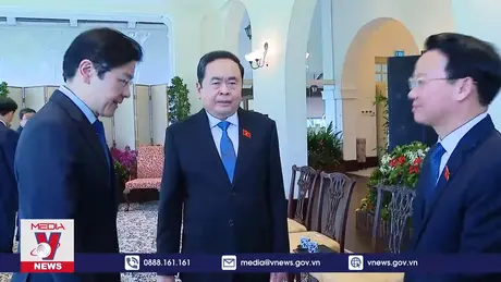 Chủ tịch Quốc hội hội kiến Thủ tướng Singapore