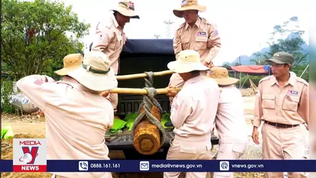 Di dời an toàn quả bom nặng hơn 100kg ra khỏi khu dân cư