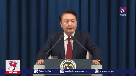 Tổng thống Hàn Quốc ban bố thiết quân luật khẩn cấp