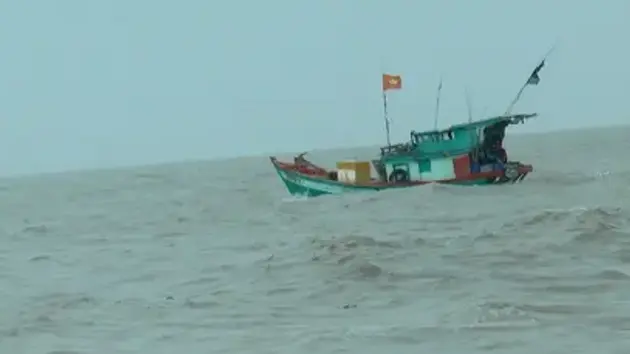 Thời tiết ngày 4/12: Khu vực Bắc Biển Đông có gió giật cấp 8, biển động