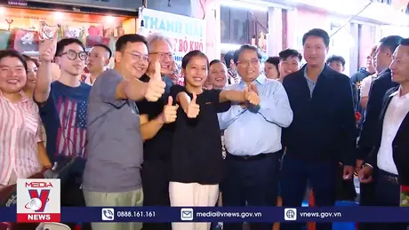 Thủ tướng cùng CEO NVIDIA trải nghiệm Hà Nội về đêm