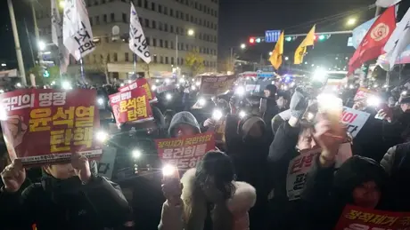 Biểu tình phản đối thiết quân luật bùng nổ tại Hàn Quốc