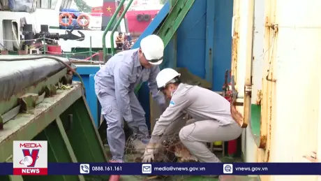 Chuyến tiếp tế mang hương vị tết cổ truyền đến với đảo xa