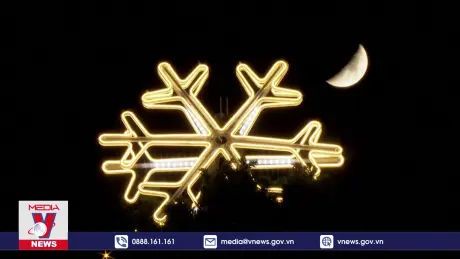 Rực rỡ chợ Giáng sinh ở Kosovo