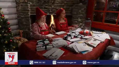 Không khí Giáng sinh ngập tràn ngôi làng Ông già Noel