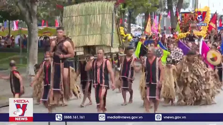 Hơn 1.000 nghệ nhân dân tộc thiểu số trình diễn tại Lễ hội đường phố