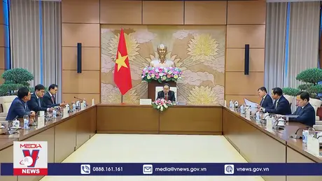 Chủ tịch Quốc hội tiếp lãnh đạo tổ hợp Samsung Việt Nam