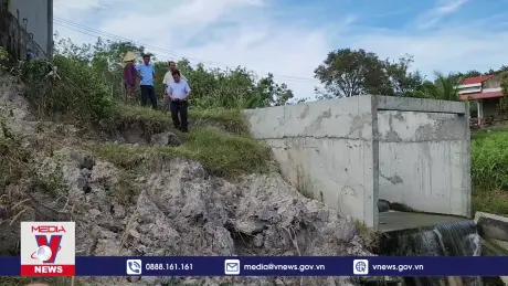 Suối Bưng Hổ ở Chơn Thành sạt lở nghiêm trọng, nhiều nhà dân bị ảnh hưởng