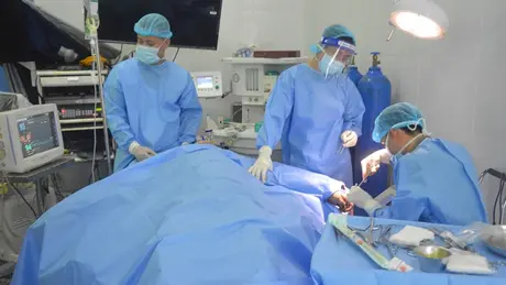 Cấp cứu thành công ngư dân bị tai nạn lao động trên biển