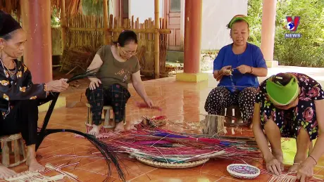 Giảm nghèo bền vững: Hỗ trợ sinh kế và nhận thức giúp phụ nữ vùng cao thoát nghèo