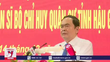 Chủ tịch Quốc hội thăm Bộ Chỉ huy quân sự tỉnh Hậu Giang