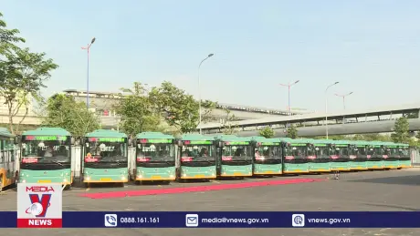 TP.HCM khai trương 17 tuyến xe buýt kết nối Metro số 1