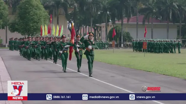 Vững bước dưới cờ Đảng (Tập 1)