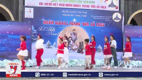 Ngập tràn không khí Giáng sinh nơi xứ đạo Kon Tum