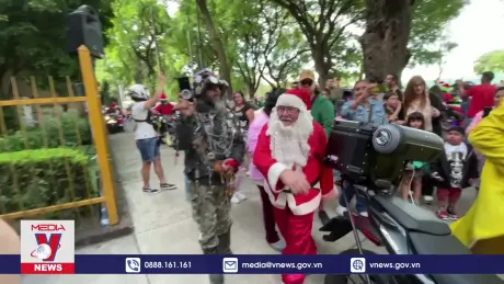 Niềm vui từ những ông già Noel đi xe máy tại Argentina