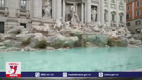 Đài phun nước biểu tượng ở Italy mở cửa trở lại