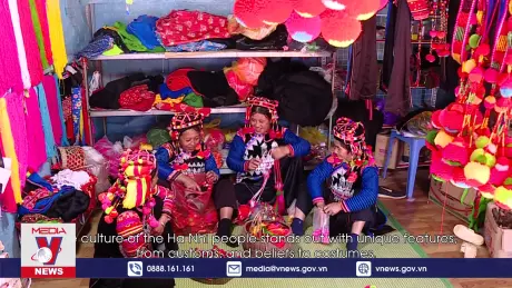 Nét đẹp trang phục người Hà Nhì ở Điện Biên (English Sub)