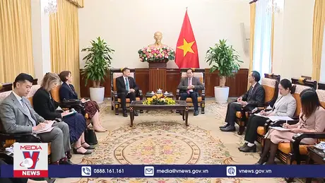 Phó Thủ tướng, Bộ trưởng Ngoại giao tiếp Đại sứ Australia