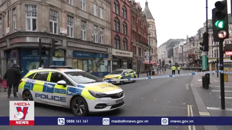 Anh bắt giữ nghi phạm đâm xe