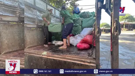 Bình Phước bắt vụ vận chuyển thực phẩm không rõ nguồn gốc