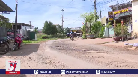 Xe quá tải làm hỏng đường nội thị Thành phố Pleiku