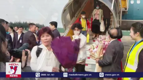 Quảng Bình đón đoàn du khách đầu tiên của năm 2025