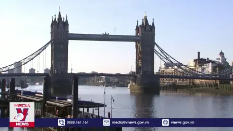 Thủ tướng Anh khẳng định quyết tâm tái thiết đất nước