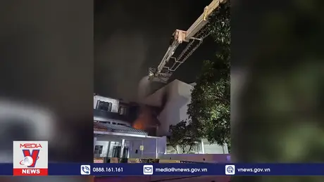 Hơn 30 người sơ tán do cháy nhà bỏ hoang tại Singapore