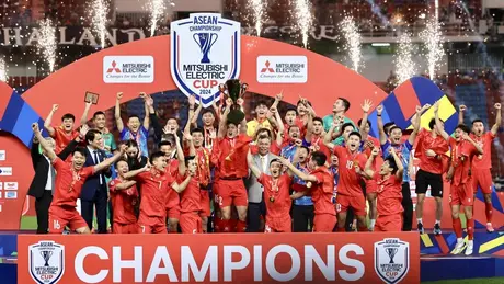 Duy Mạnh, Xuân Son, Quang Hải cùng 3 cầu thủ khác được nhận Huân chương Lao động hạng ba