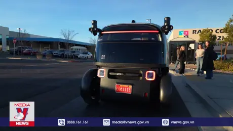 Trình làng robot taxi tại Triển lãm Điện tử Tiêu dùng 2025