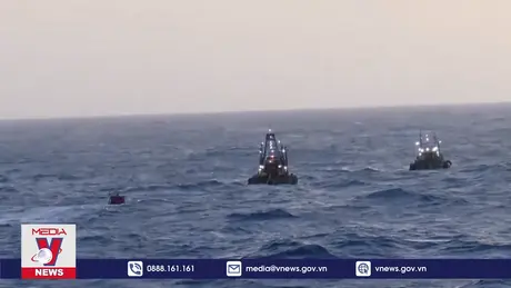 Bàn giao 5 thuyền viên Trung Quốc gặp nạn trên biển