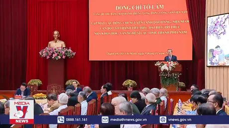 Gặp mặt nguyên lãnh đạo Đảng, Nhà nước, cán bộ lão thành, trí thức, nhà khoa học, văn nghệ sĩ phía Nam