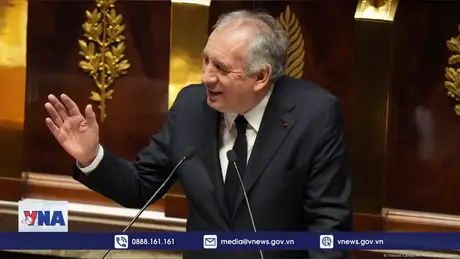 Chính phủ Pháp vượt qua bỏ phiếu bất tín nhiệm