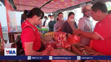 “Phiên chợ Tết nhân ái” đến với người nghèo