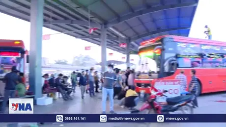 Người Việt tại Lào mong sớm về quê hương sum họp gia đình