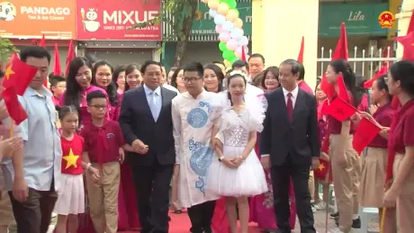 Thủ tướng dự Khai giảng năm học mới tại Trường PTCS Nguyễn Đình Chiểu