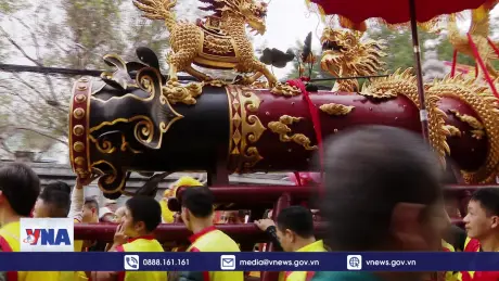 Mùng 4 Tết về Đồng Kỵ rước pháo khổng lồ